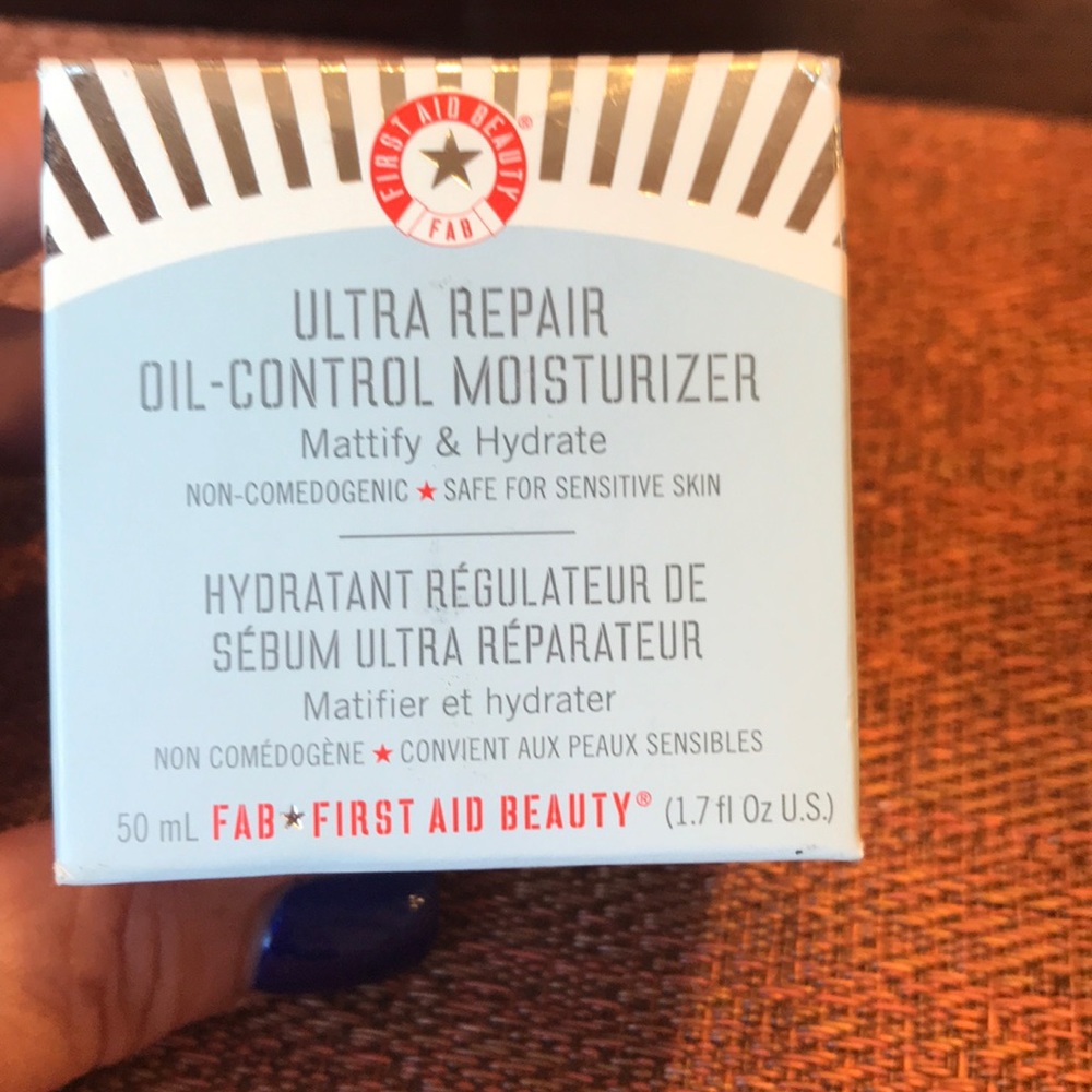 First aid beauty oil control moisturizer